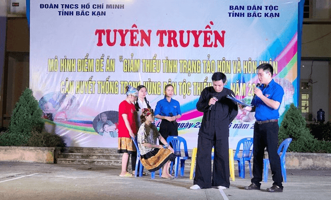 Hỏi-đáp pháp luật: Hình thức phổ biến, giáo dục pháp luật và tuyên truyền, vận động đồng bào vùng đồng bào dân tộc thiểu số và miền núi