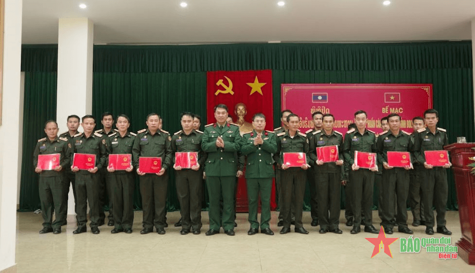 Bộ CHQS tỉnh Hà Tĩnh bế mạc lớp tập huấn cho cán bộ Quân đội nhân dân Lào