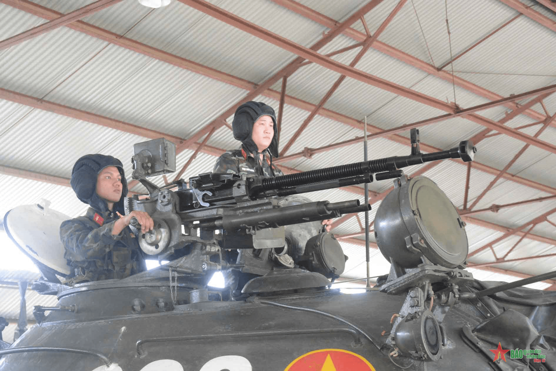 Bộ Quốc phòng kiểm tra toàn diện kết quả thực hiện nhiệm vụ năm 2023 tại Bộ CHQS tỉnh Tuyên Quang và Lữ đoàn 406