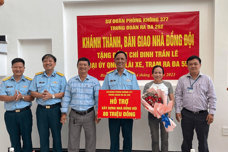 Trung đoàn 292, Sư đoàn 377 bàn giao “Nhà đồng đội” cho Đại úy QNCN Đinh Trần Lê
