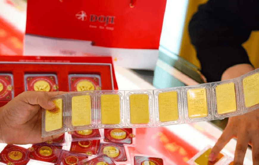 Giá vàng hôm nay (15-12): Tăng sốc, vượt ngưỡng 74 triệu đồng/lượng