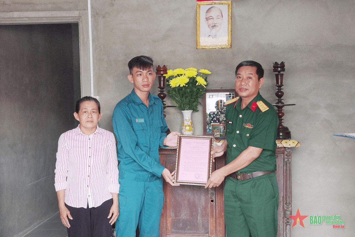 Long An bàn giao Nhà đồng đội cho gia đình chiến sĩ dân quân