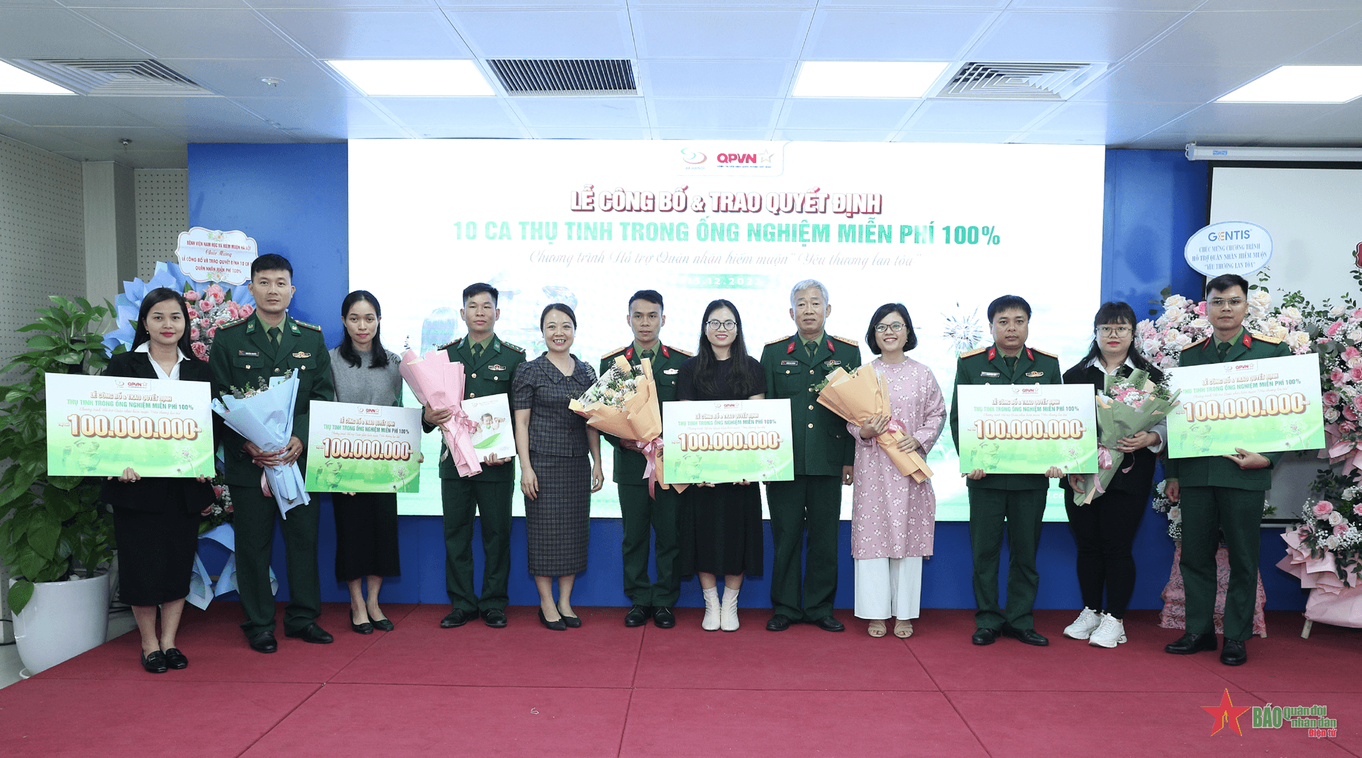 Bệnh viện Nam học và Hiếm muộn Hà Nội trao hỗ trợ miễn phí làm IVF tặng 10 gia đình quân nhân hiếm muộn