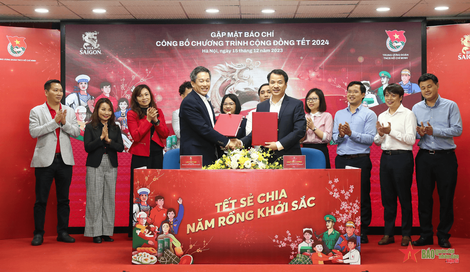 Trao 10.400 phần quà trong chương trình cộng đồng “Tết sẻ chia - năm rồng khởi sắc”