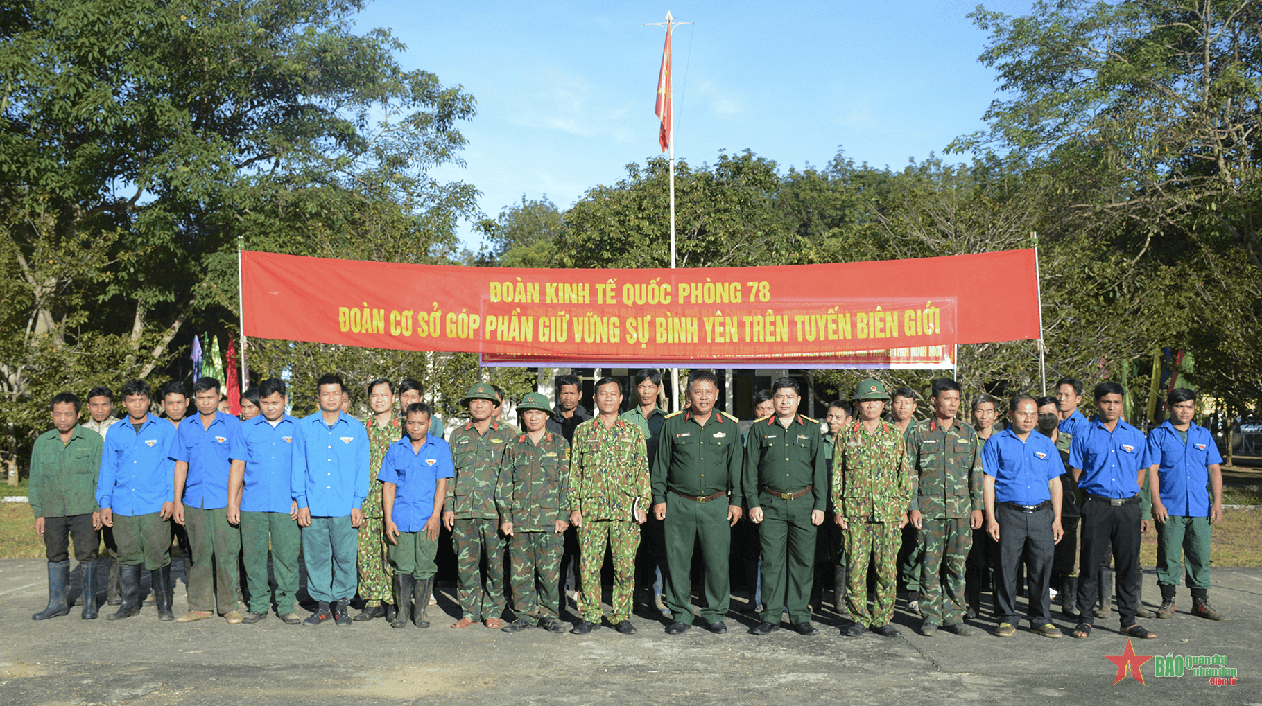 Đoàn Kinh tế-Quốc phòng 78 và các lực lượng phát quang 25km đường tuần tra biên giới