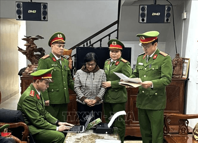 Bắt tạm giam 2 bị can trong vụ án “Vi phạm quy định về đấu thầu” ở Hà Giang
