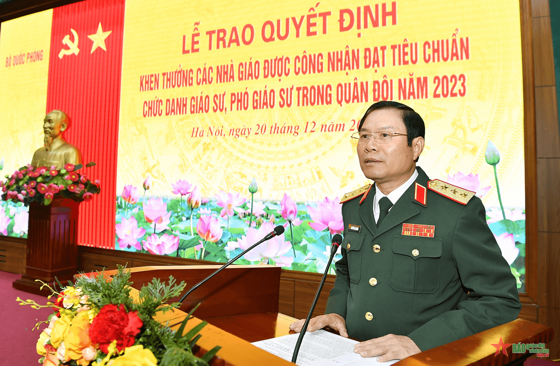 Bộ Quốc phòng khen thưởng 50 nhà giáo được công nhận đạt tiêu chuẩn chức danh giáo sư, phó giáo sư trong Quân đội năm 2023