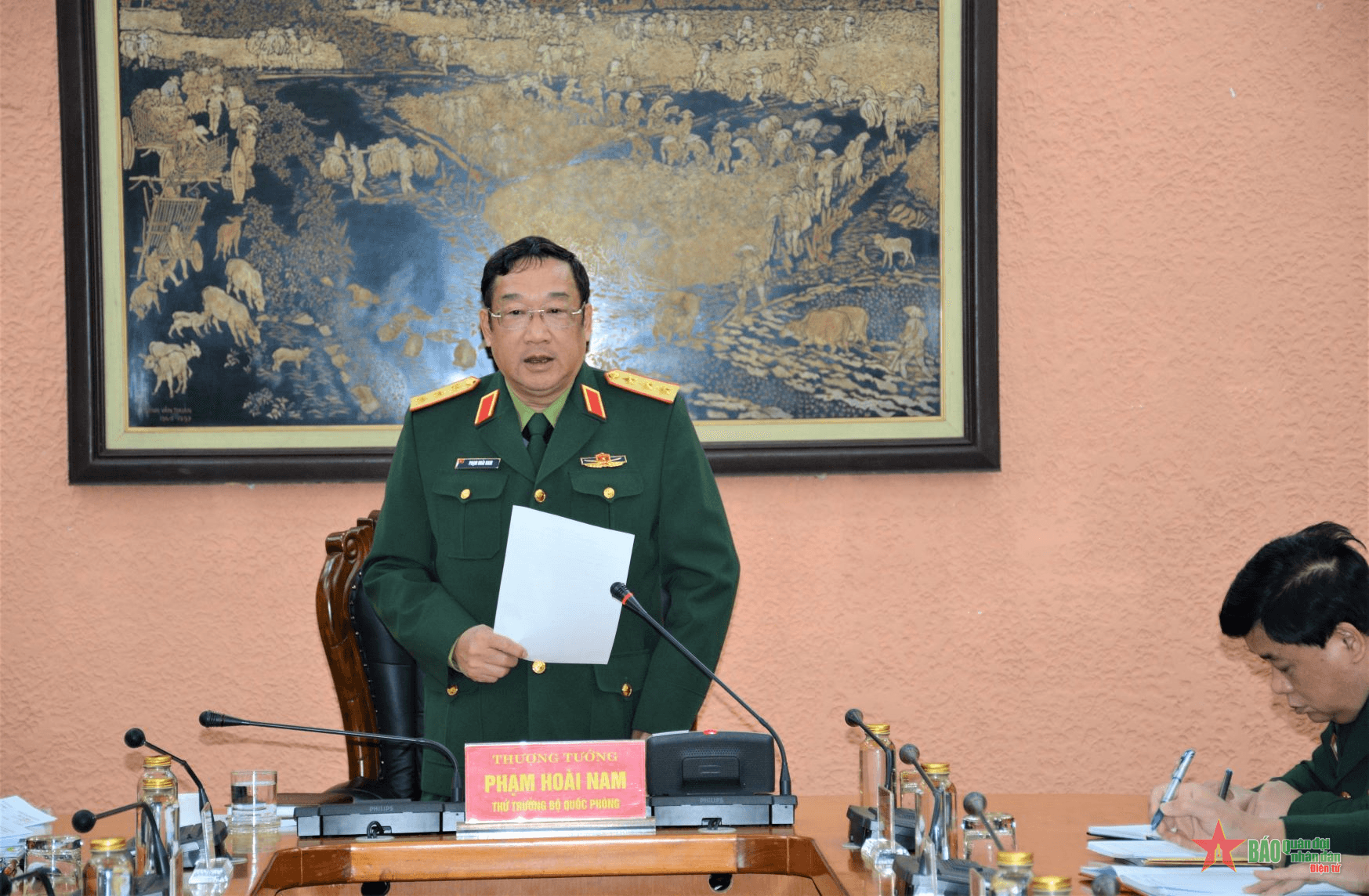 Thượng tướng Phạm Hoài Nam chủ trì họp Ban chỉ đạo Dự án về xe thiết giáp