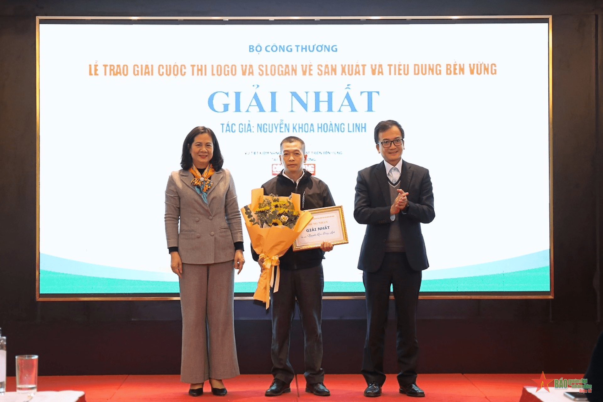 Trao giải cuộc thi thiết kế logo và slogan về sản xuất và tiêu dùng bền vững