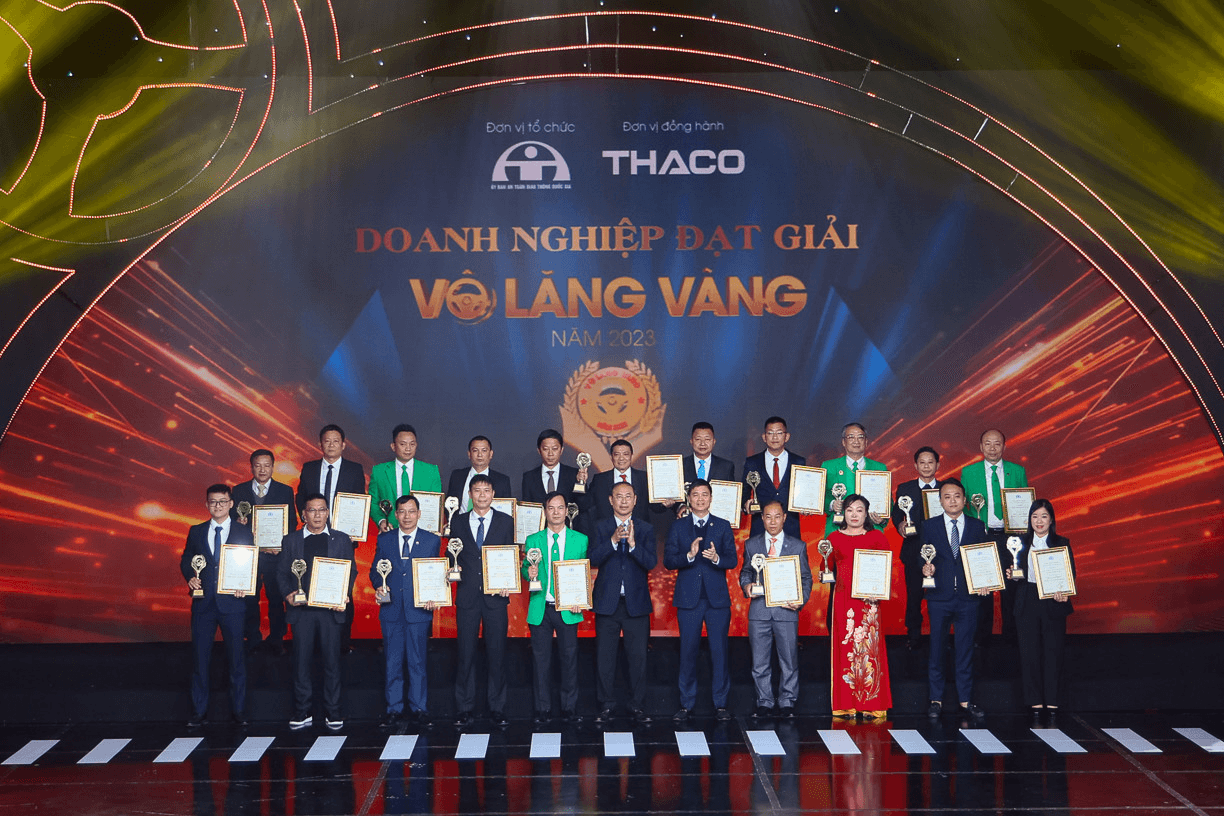 Trao giải “Vô lăng vàng” tặng 20 tập thể và 50 cá nhân