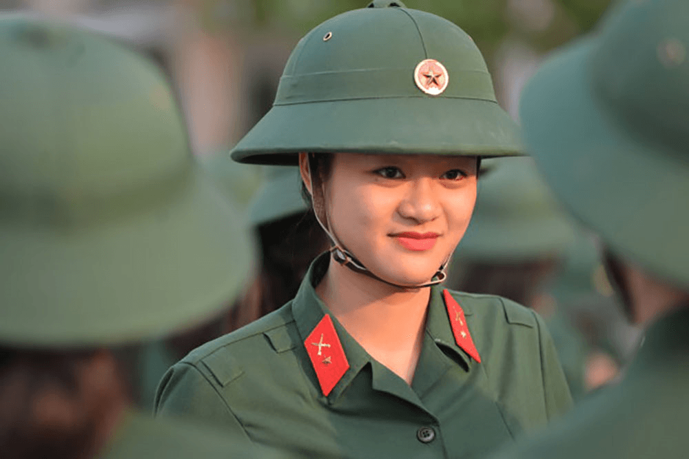 “Cô bộ đội nhỏ" của xóm