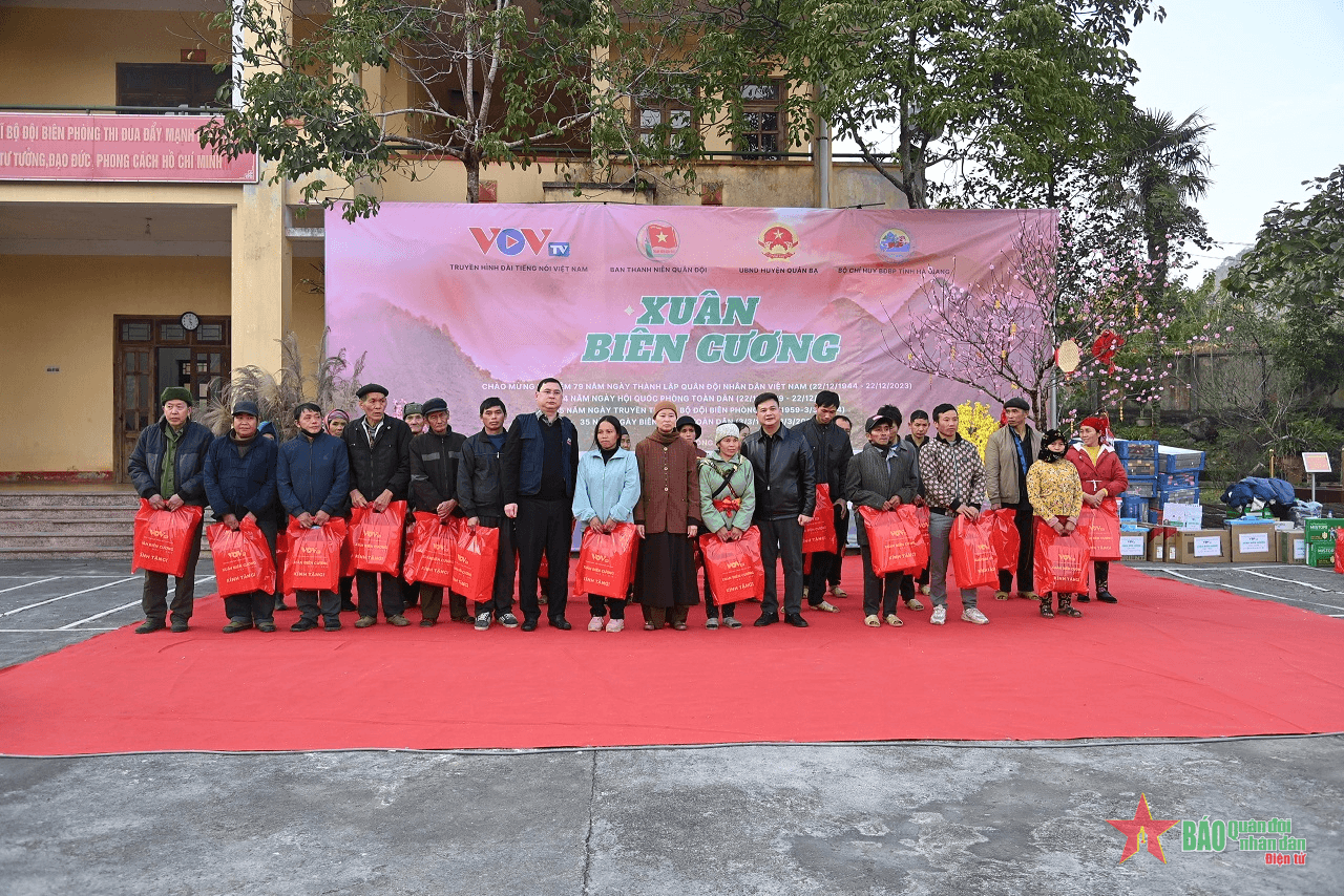 Bộ đội Biên phòng tỉnh Hà Giang phối hợp tổ chức chương trình “Xuân biên cương”