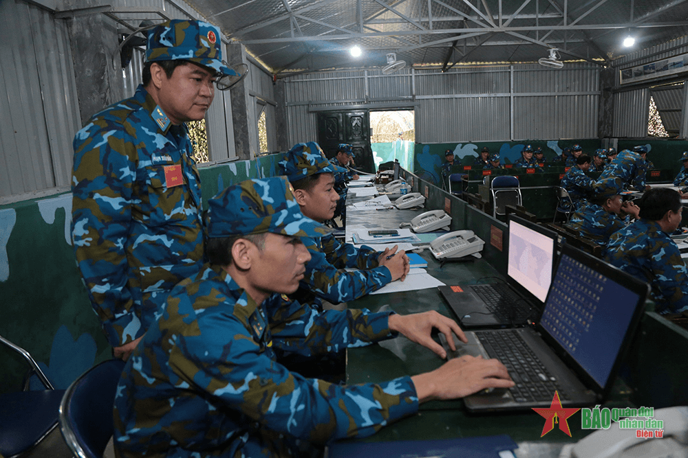 Đột phá nâng cao chất lượng huấn luyện, quản lý vùng trời