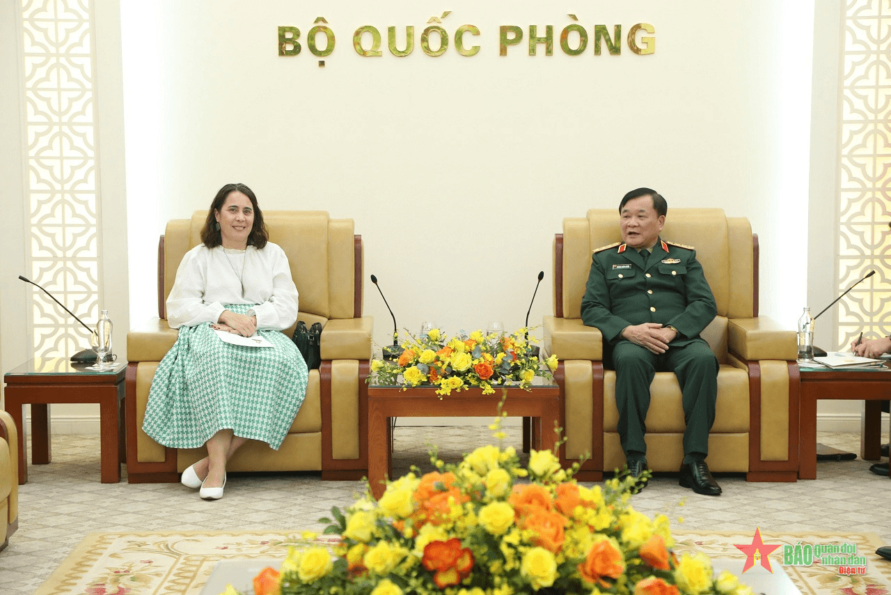 Thượng tướng Hoàng Xuân Chiến tiếp Đại sứ New Zealand tại Việt Nam