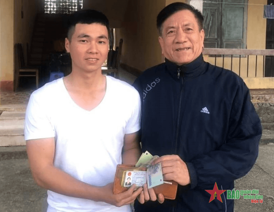 Thượng sĩ Nguyễn Đức Quang trả lại của rơi
