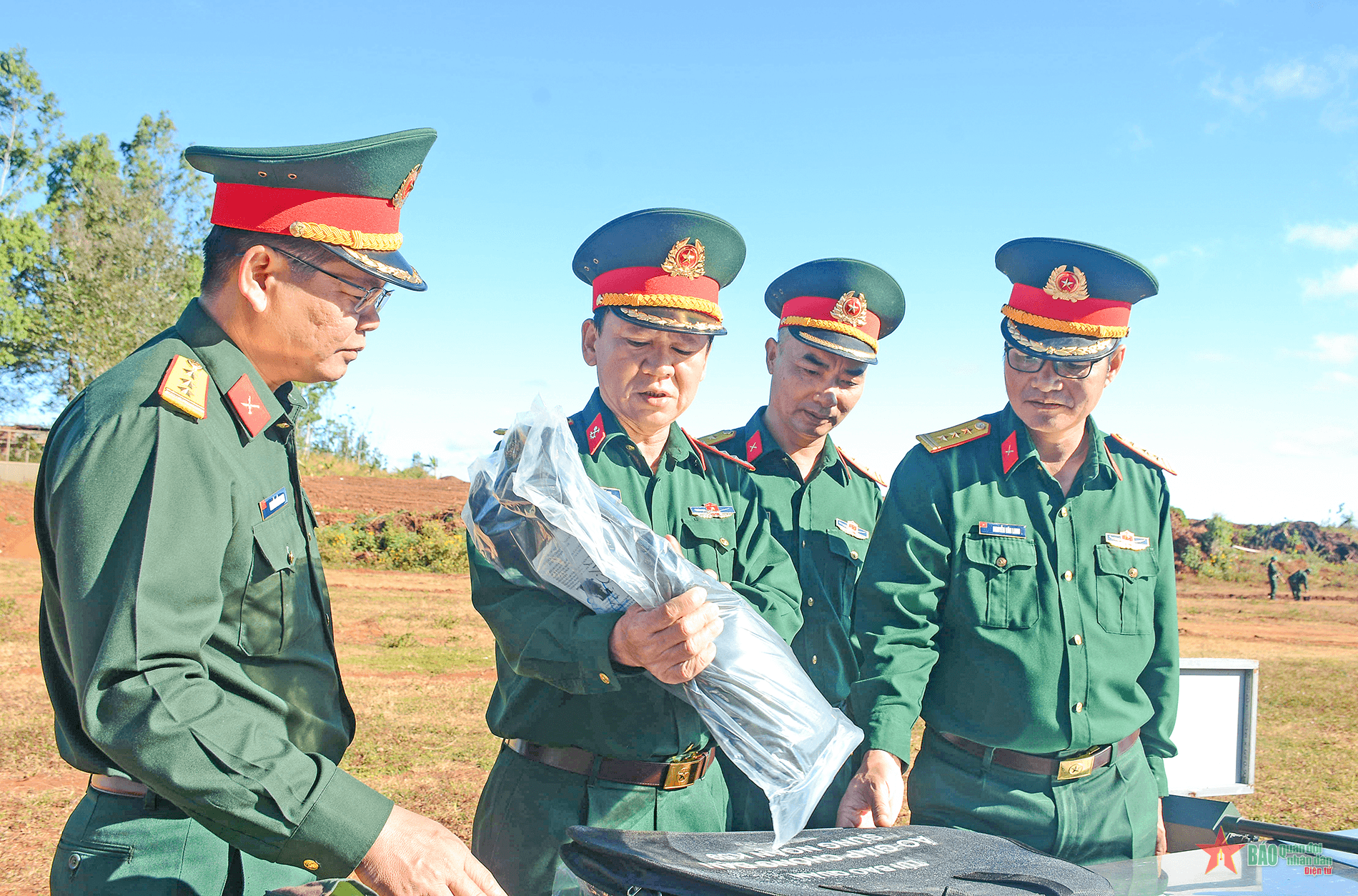 Đội rà phá bom mìn (Xí nghiệp Khảo sát thiết kế, Binh đoàn 15) có đủ năng lực hoạt động
