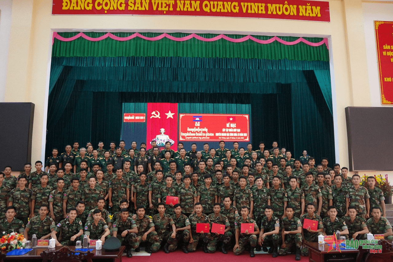 Quân khu 9: Bế mạc tập huấn chuyên ngành đặc công cho sĩ quan thuộc Bộ tư lệnh Cảnh vệ, Quân đội Hoàng gia Campuchia