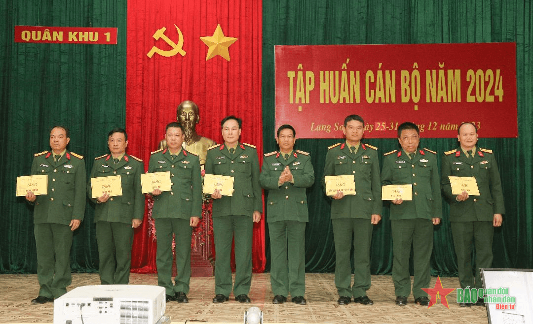 Quân khu 1: Bế mạc tập huấn cán bộ năm 2024