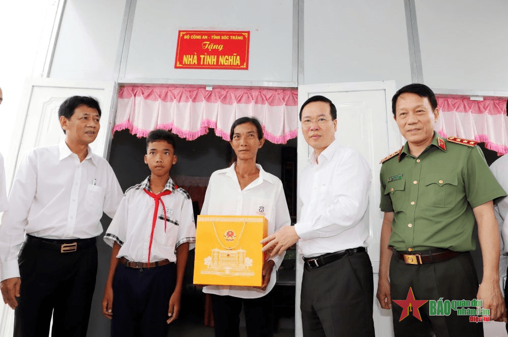 Chủ tịch nước Võ Văn Thưởng dự Lễ tổng kết Chương trình vận động, hỗ trợ nhà tại Sóc Trăng