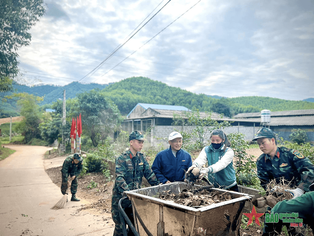 Ống kính bạn đọc: Dân vận bằng những việc làm thiết thực