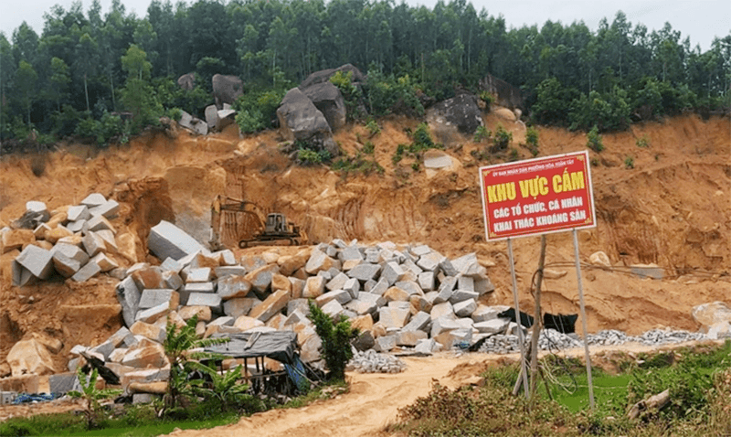 Bắt tạm giam một giám đốc công ty khai thác tài nguyên trái phép
