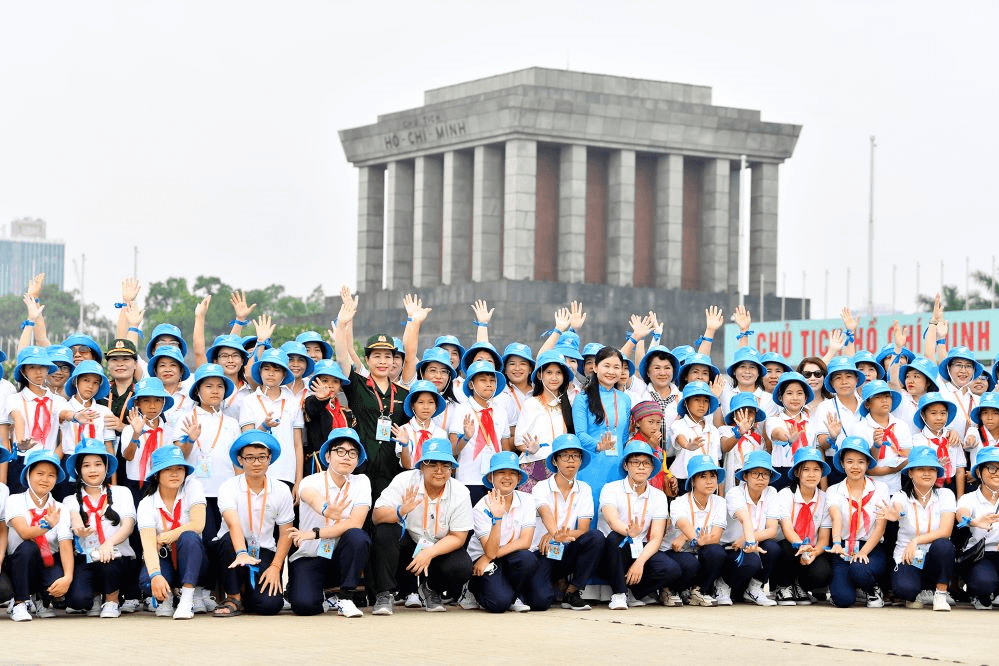Chương trình “Mẹ đỡ đầu” - điểm tựa của trẻ em mồ côi