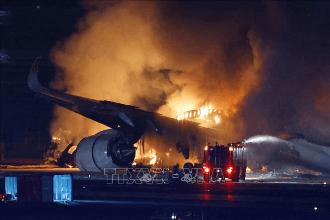 Vụ tai nạn tại sân bay Haneda: Phản ứng của phi hành đoàn và sự hợp tác của hành khách làm nên "phép màu"