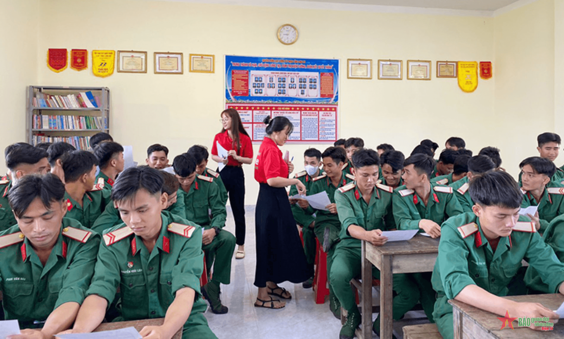 Bộ Chỉ huy Quân sự tỉnh Long An tư vấn học nghề cho bộ đội chuẩn bị xuất ngũ