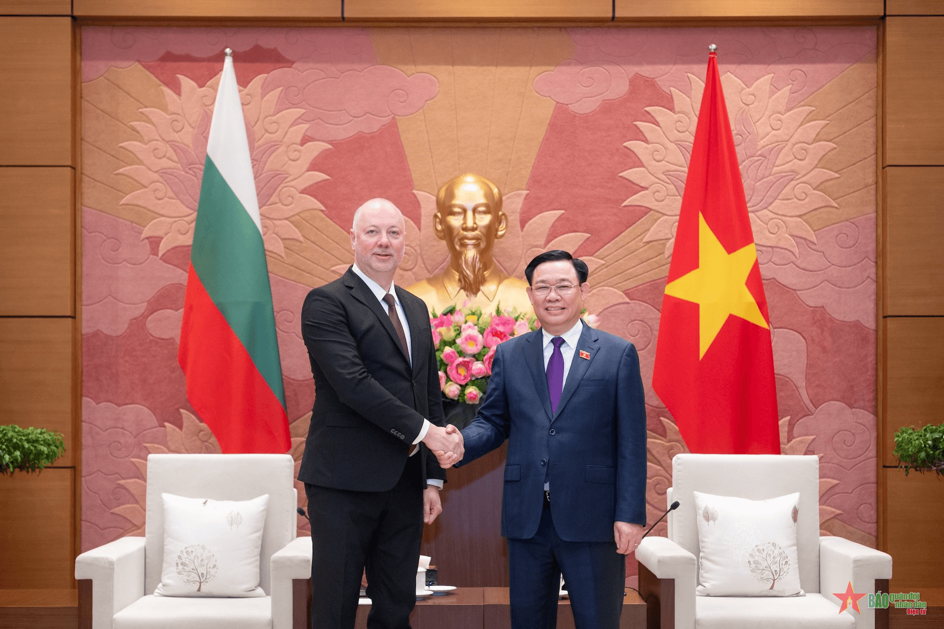 Chủ tịch Quốc hội Vương Đình Huệ đón, hội đàm với Chủ tịch Quốc hội Bulgaria Rossen Dimitrov Jeliazkov