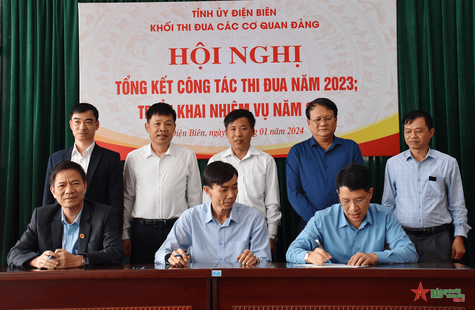 Điện Biên: Khối thi đua các cơ quan Đảng ký giao ước thi đua năm 2024