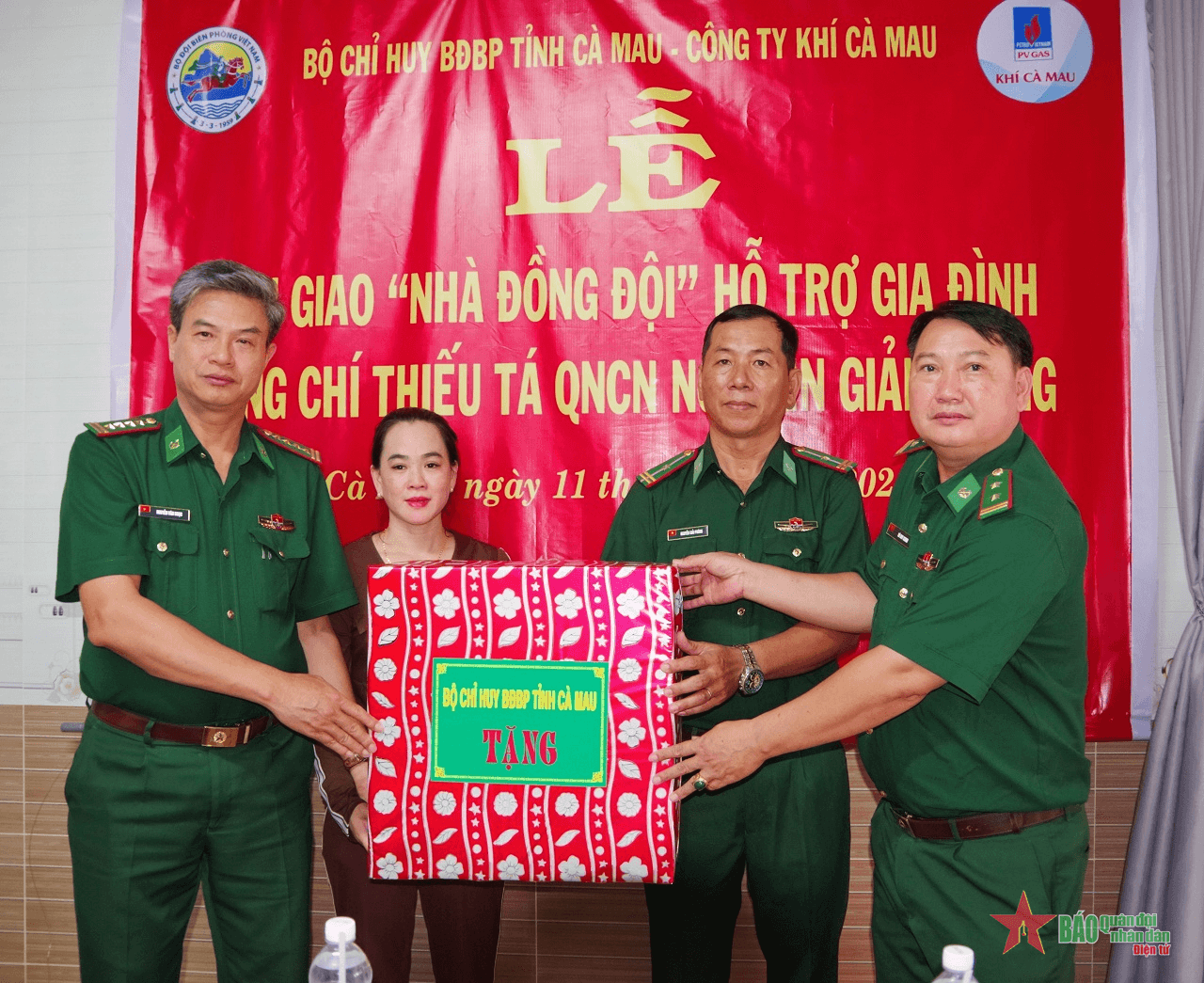 Bộ đội Biên phòng tỉnh Cà Mau bàn giao “Nhà đồng đội” cho quân nhân có hoàn cảnh khó khăn