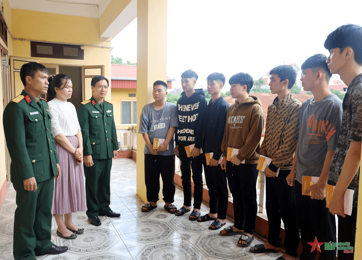 Huyện Khoái Châu (Hưng Yên): Bồi dưỡng nhận thức về Đảng cho đoàn viên ưu tú trúng tuyển nghĩa vụ quân sự