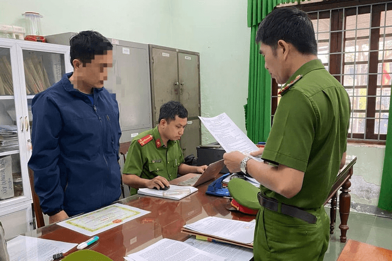 Khởi tố giám đốc và hai đăng kiểm viên Trung tâm Đăng kiểm xe cơ giới Quảng Ngãi 76-01S