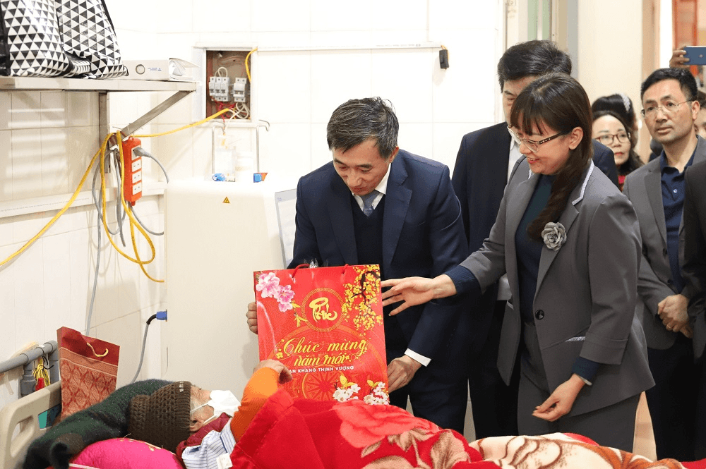 Khám bệnh miễn phí cho đồng bào các dân tộc tỉnh Lào Cai