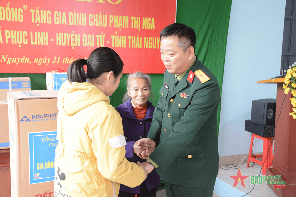 Niềm vui của cháu Nga