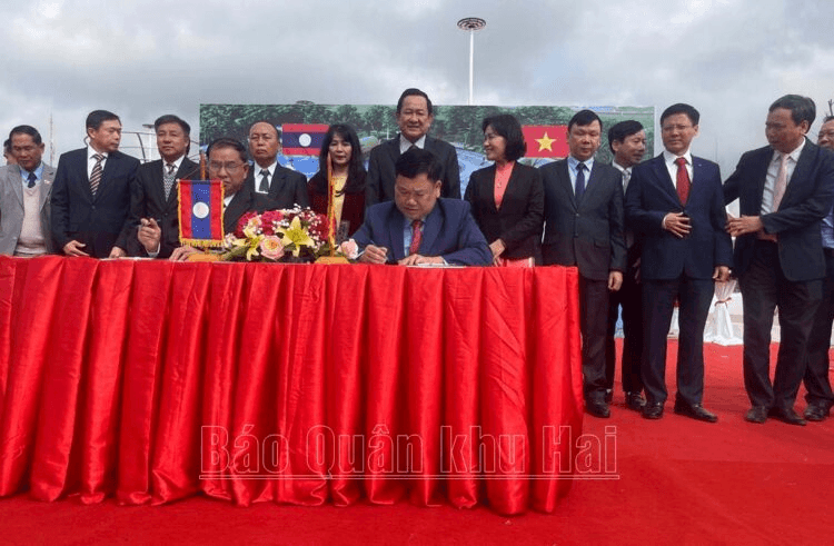 Khánh thành và bàn giao Công viên Hữu nghị Việt Nam-Lào

​