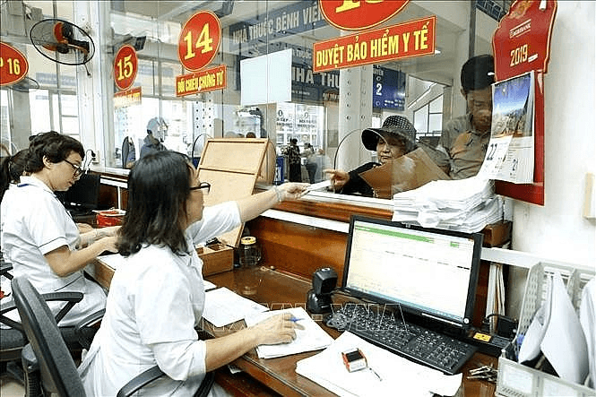 Thời hạn sử dụng thẻ bảo hiểm y tế đối với thân nhân của hạ sĩ quan, binh sĩ được quy định như thế nào?