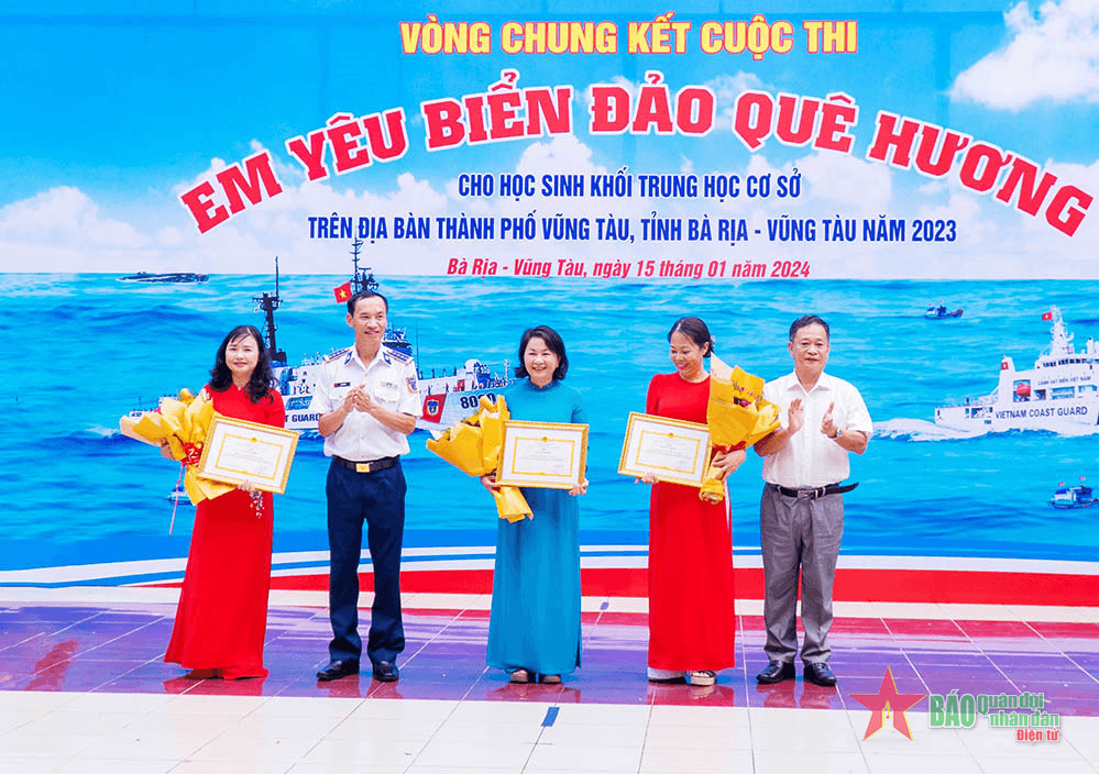 Chung kết Cuộc thi Em yêu biển, đảo quê hương