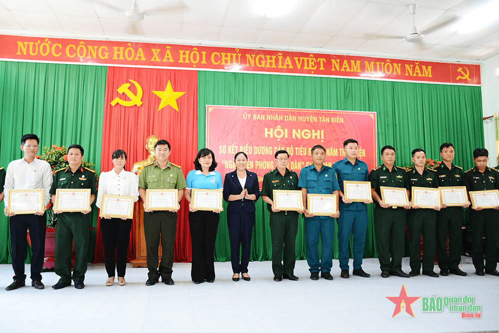 Huyện Tân Biên (tỉnh Tây Ninh) thực hiện hiệu quả “Ngày hội biên phòng toàn dân”