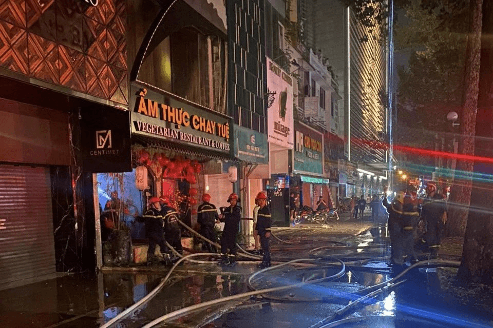 Cháy nhà hàng tại trung tâm TP Hồ Chí Minh
