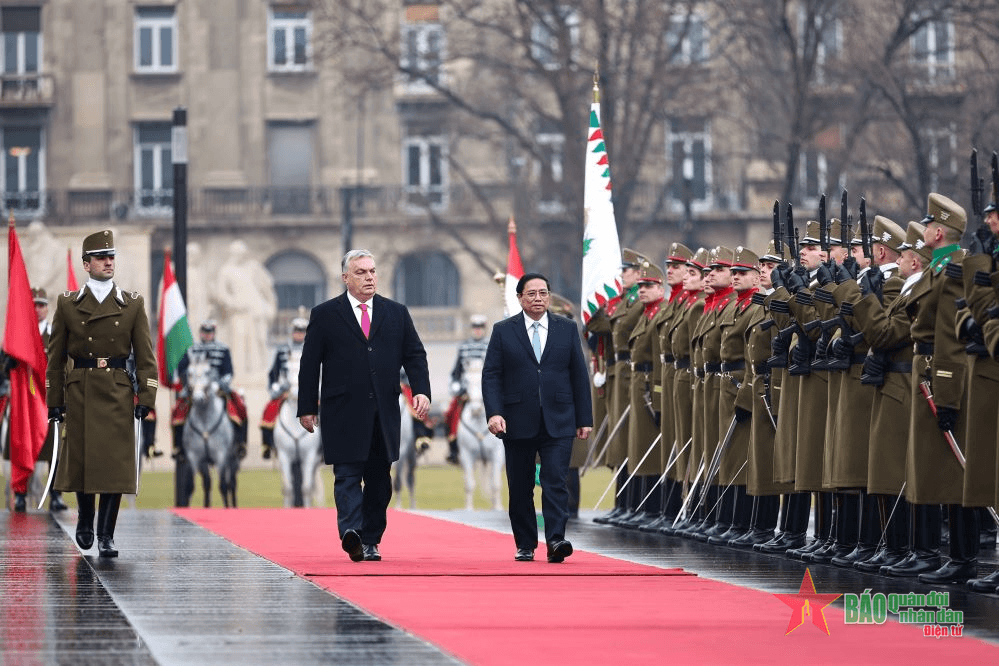 Thủ tướng Viktor Orbán chủ trì lễ đón Thủ tướng Phạm Minh Chính thăm chính thức Hungary