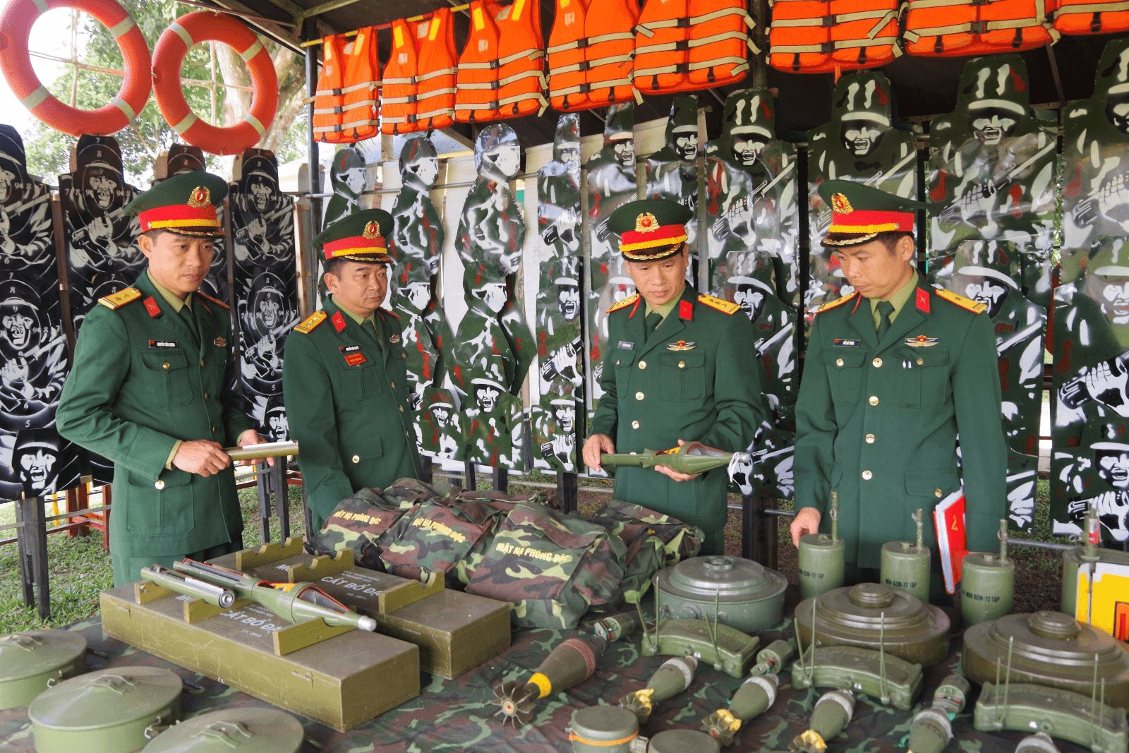 Kiểm tra công tác chuẩn bị huấn luyện năm 2024 tại Trung đoàn 19