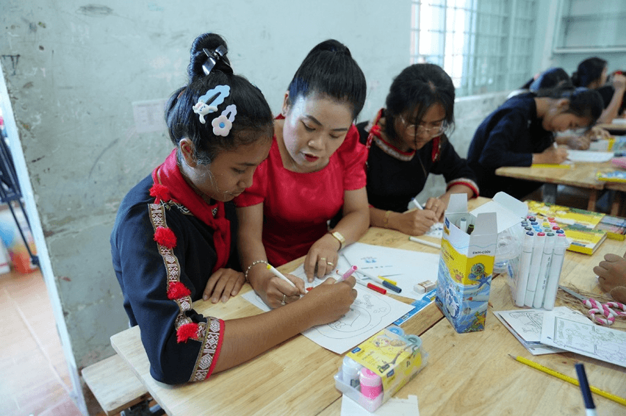 Tấm lòng của cô giáo Hoàng Thị Bảy