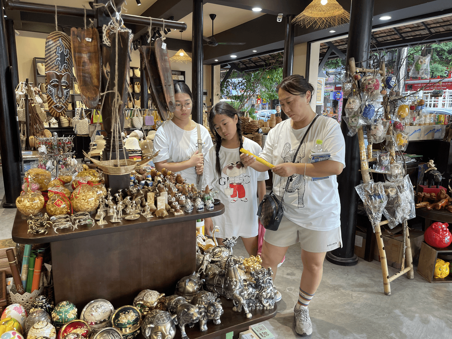 Quà lưu niệm - “đại sứ du lịch” cần được nâng tầm