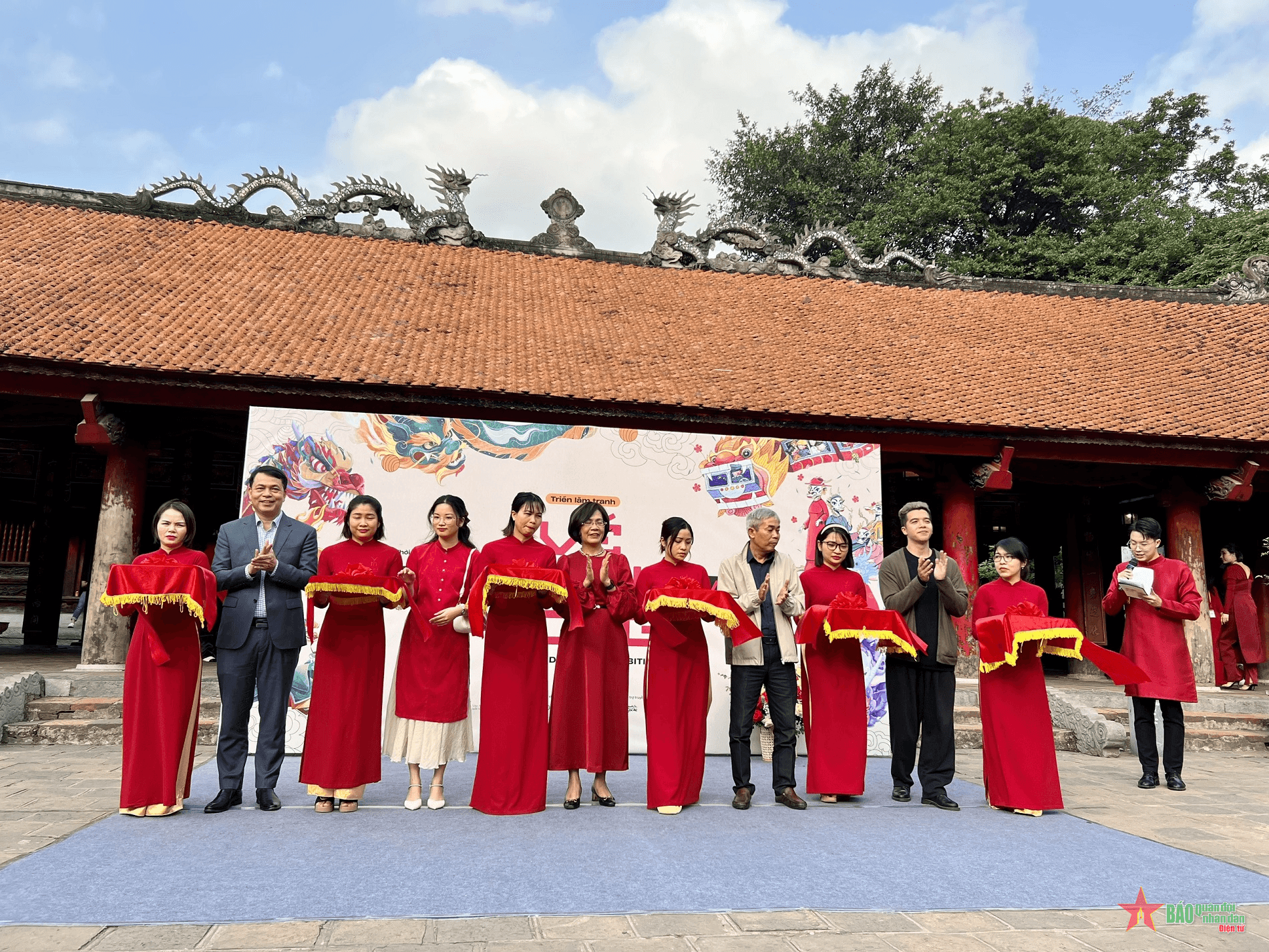 Khai mạc triển lãm “Vẽ con rồng”