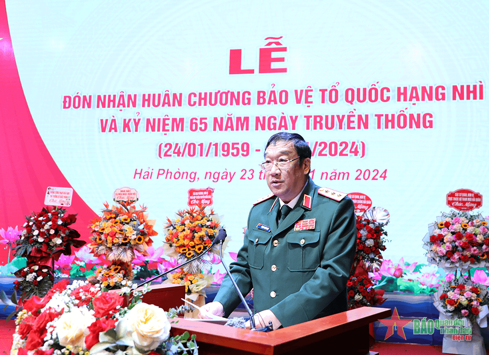 Bộ Tham mưu Hải quân đón nhận Huân chương Bảo vệ Tổ quốc hạng Nhì
