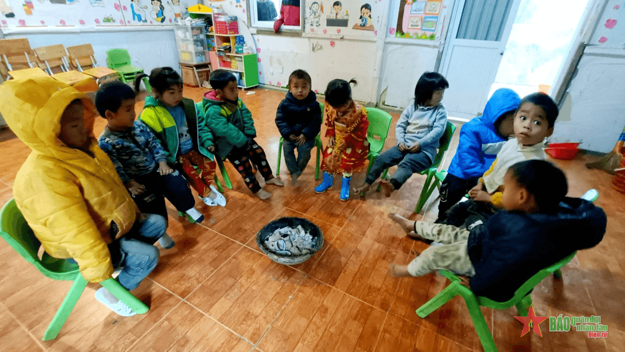 Hà Giang: Một số trường học tạm thời cho học sinh nghỉ học tránh rét