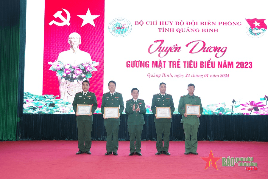 Bộ chỉ huy Bộ đội Biên phòng tỉnh Quảng Bình tuyên dương “Gương mặt trẻ tiêu biểu” năm 2023

​