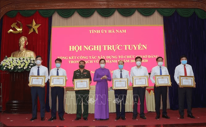 Chú trọng phát triển đảng trong khu dân cư