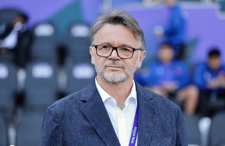 HLV Troussier trải lòng trong ngày đội tuyển Việt Nam rời Qatar
